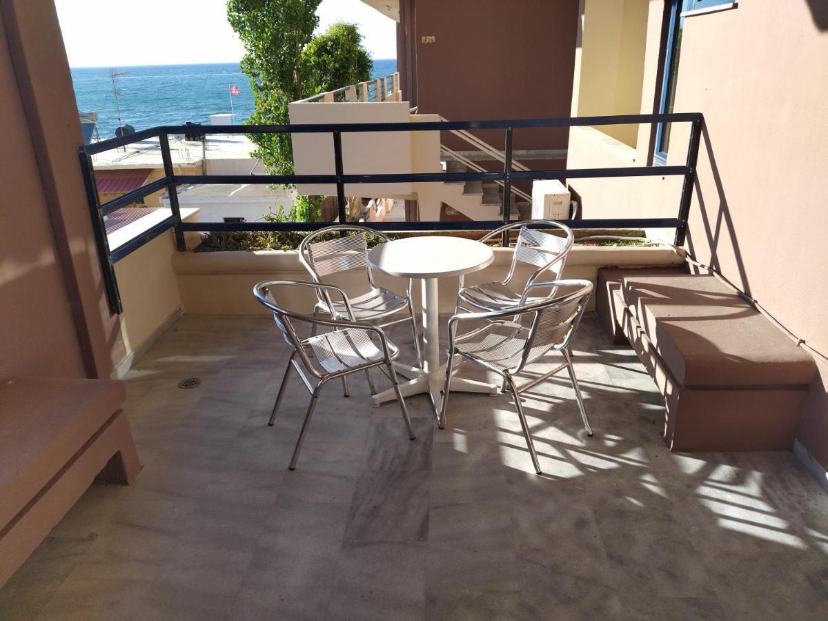 Hotel Haris On The Beach Agia Marina  Екстер'єр фото