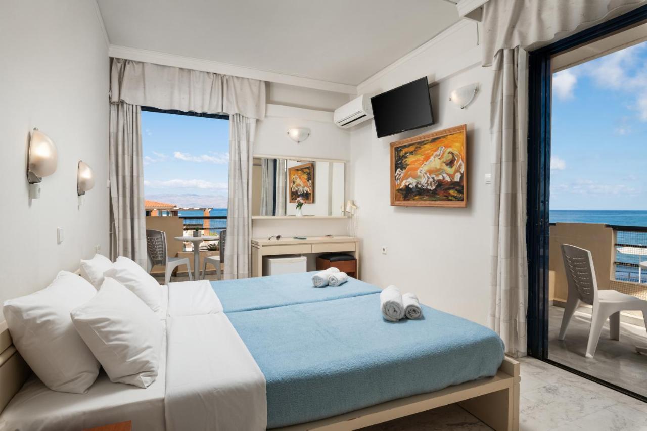 Hotel Haris On The Beach Agia Marina  Екстер'єр фото