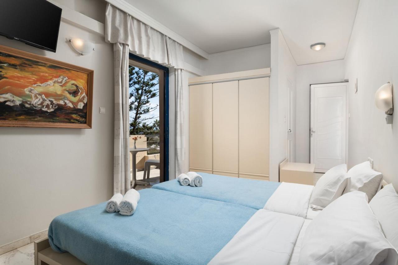 Hotel Haris On The Beach Agia Marina  Екстер'єр фото