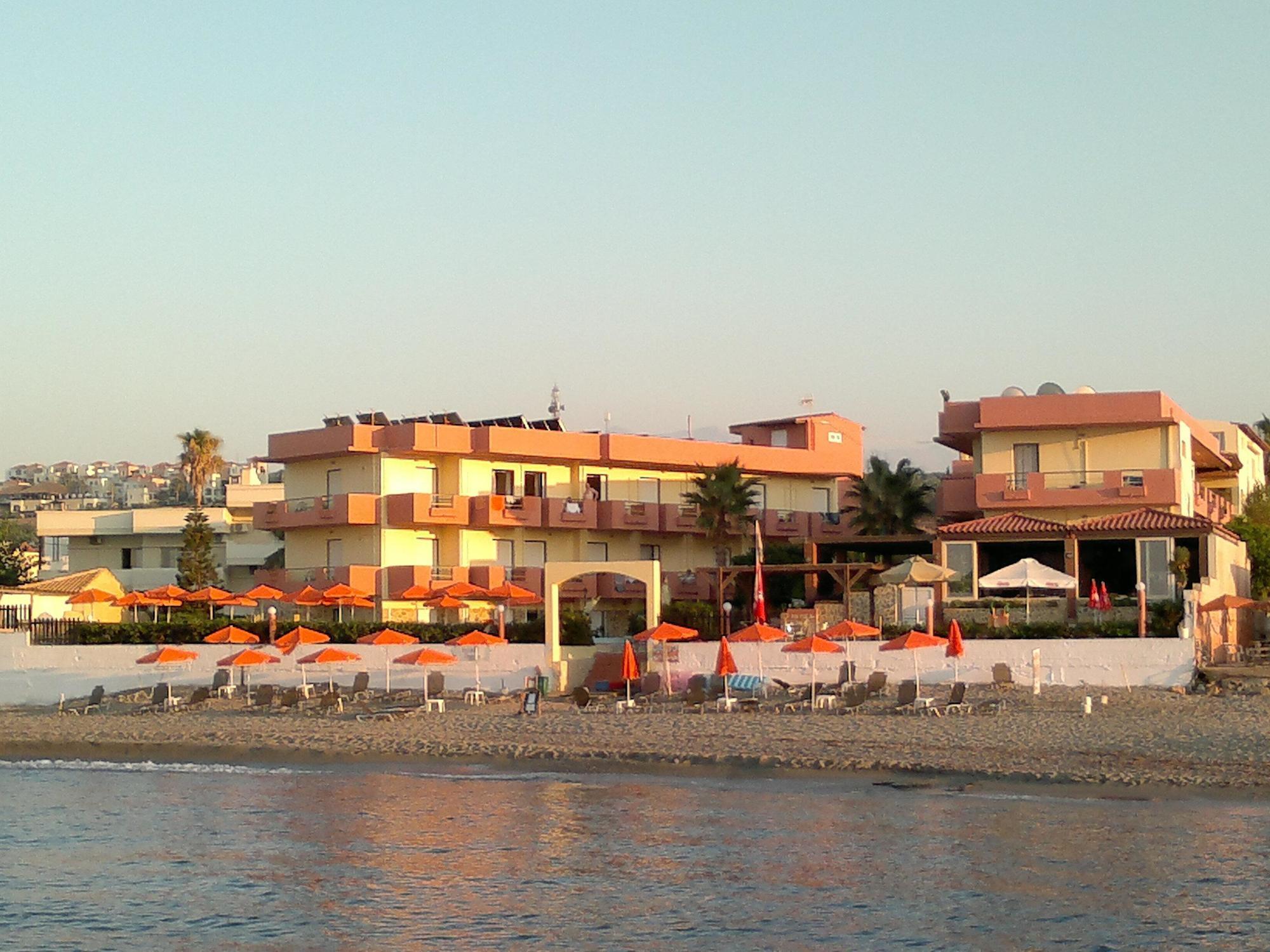 Hotel Haris On The Beach Agia Marina  Екстер'єр фото