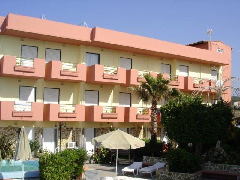 Hotel Haris On The Beach Agia Marina  Екстер'єр фото