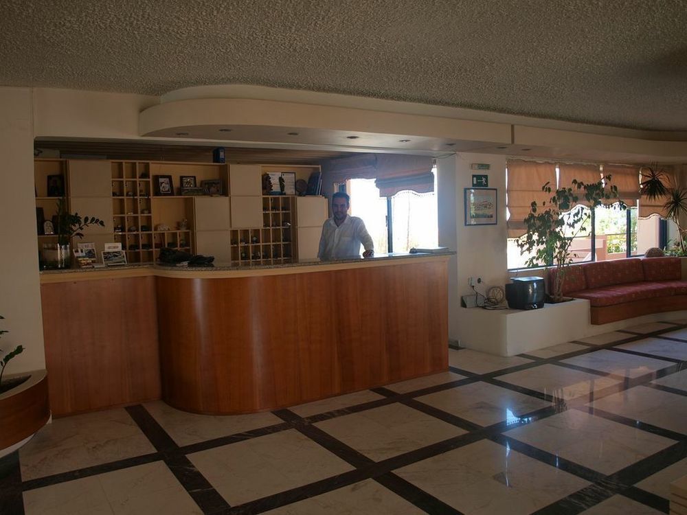 Hotel Haris On The Beach Agia Marina  Екстер'єр фото