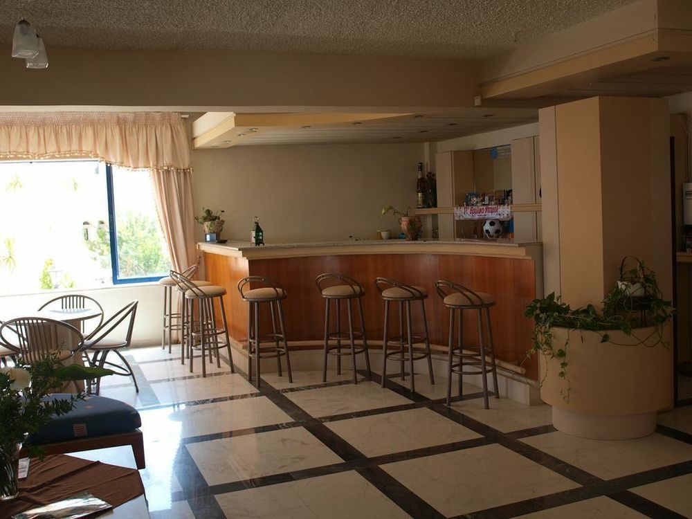 Hotel Haris On The Beach Agia Marina  Екстер'єр фото
