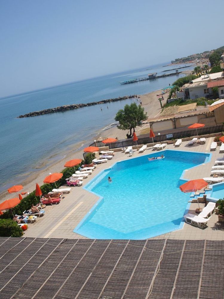 Hotel Haris On The Beach Agia Marina  Екстер'єр фото
