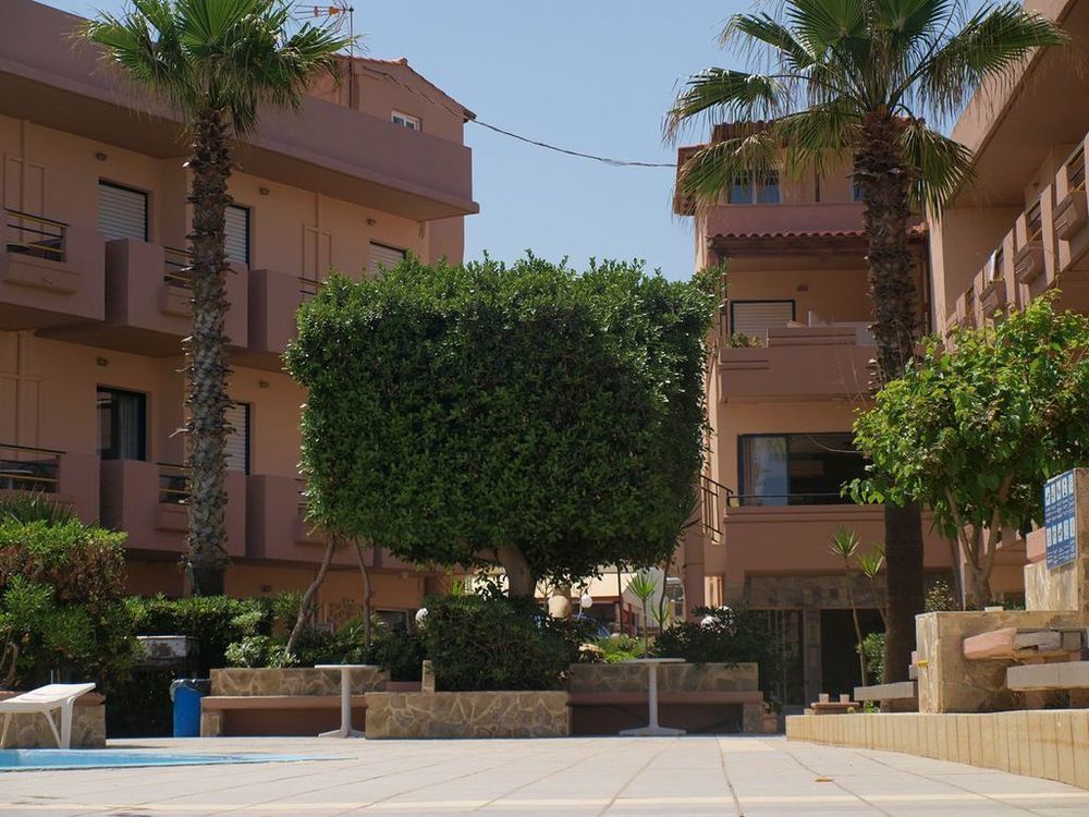 Hotel Haris On The Beach Agia Marina  Екстер'єр фото